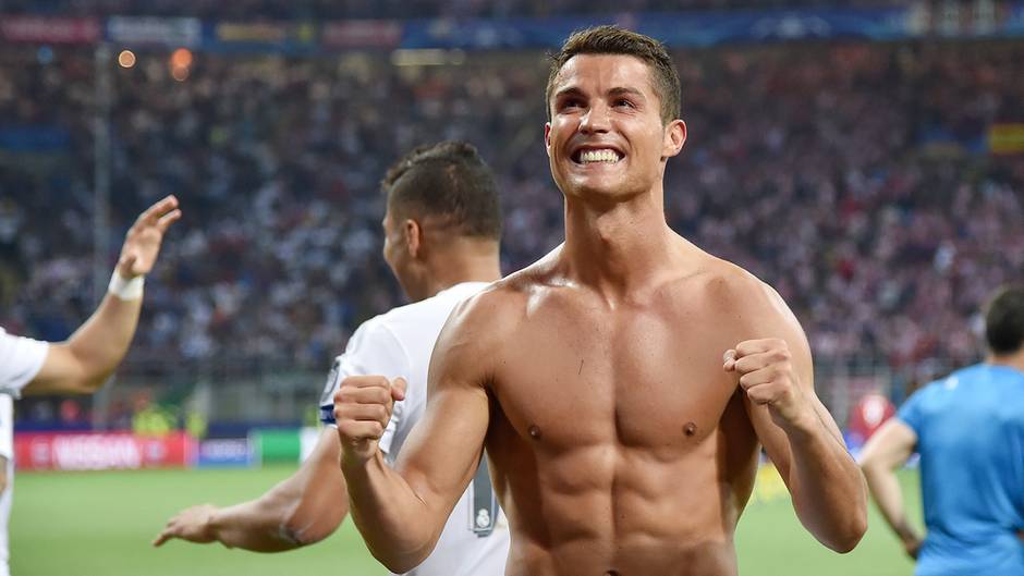 Cristiano Ronaldo se met à nu pour une publicité