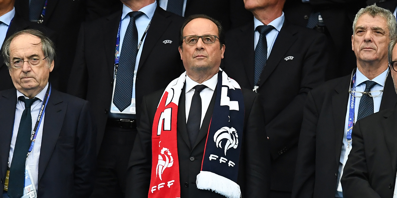 France - Belgique : François Hollande pose un lapin à Emmanuel Macron