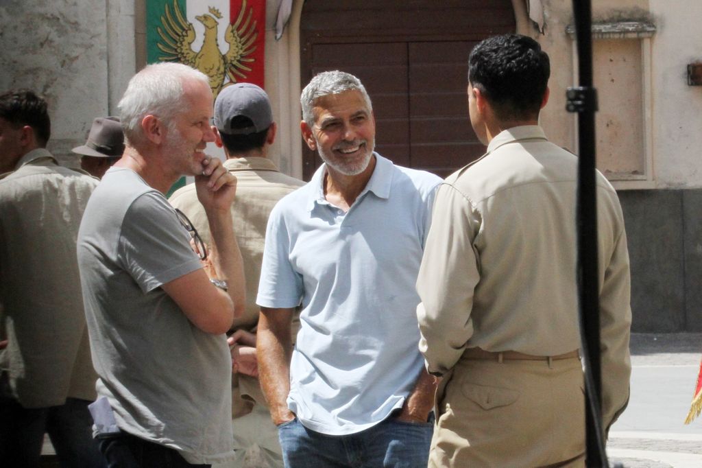 George Clooney : Deux semaines après son accident de scooter, l'acteur apparaît en pleine forme !