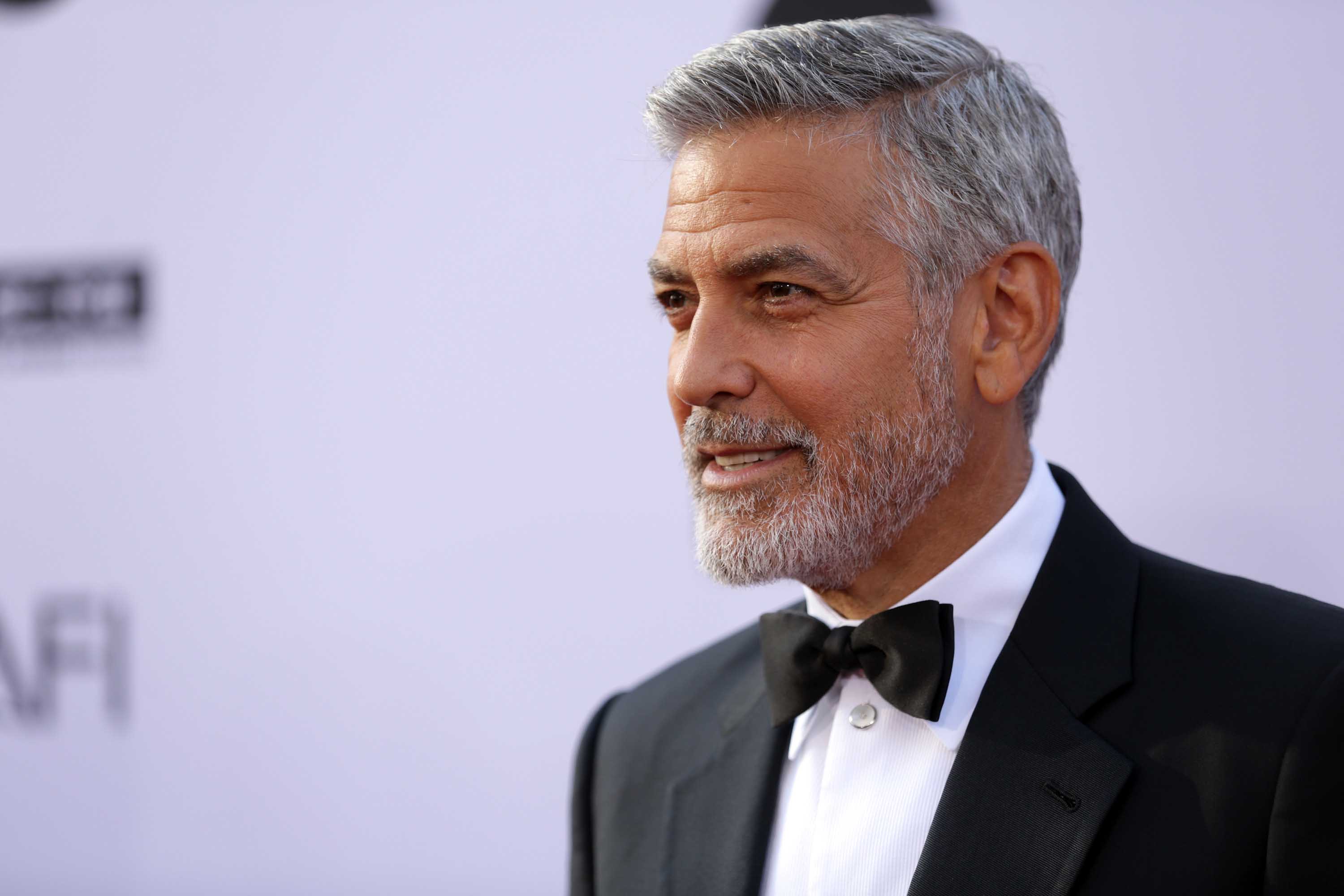 George Clooney en lente convalescence suite à son accident de scooter 