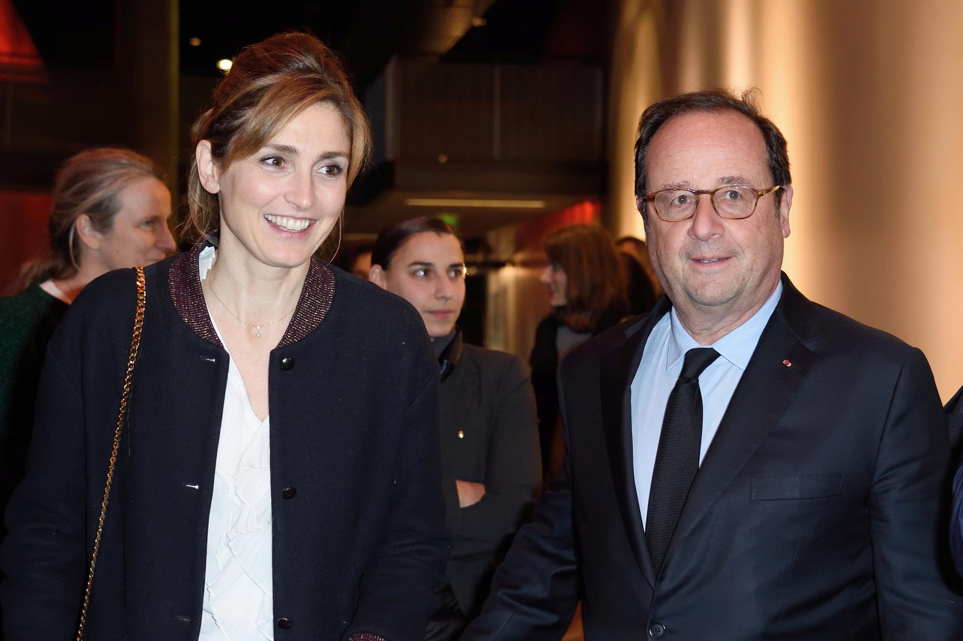 Julie Gayet fan de l’humour de François Hollande : “Il me fait beaucoup rire”