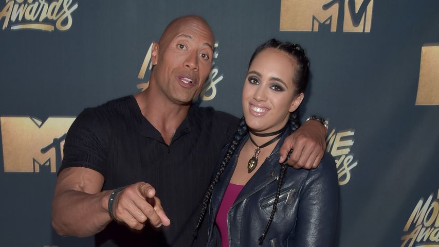 La fille de Dwayne Johnson suit la vocation de son père et va devenir... catcheuse !