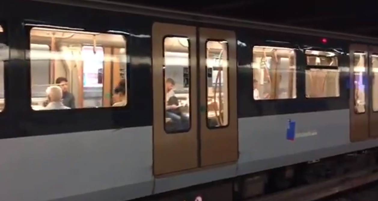 La RATP belge diffuse &quot;Allez les Bleus&quot; après avoir perdu un pari