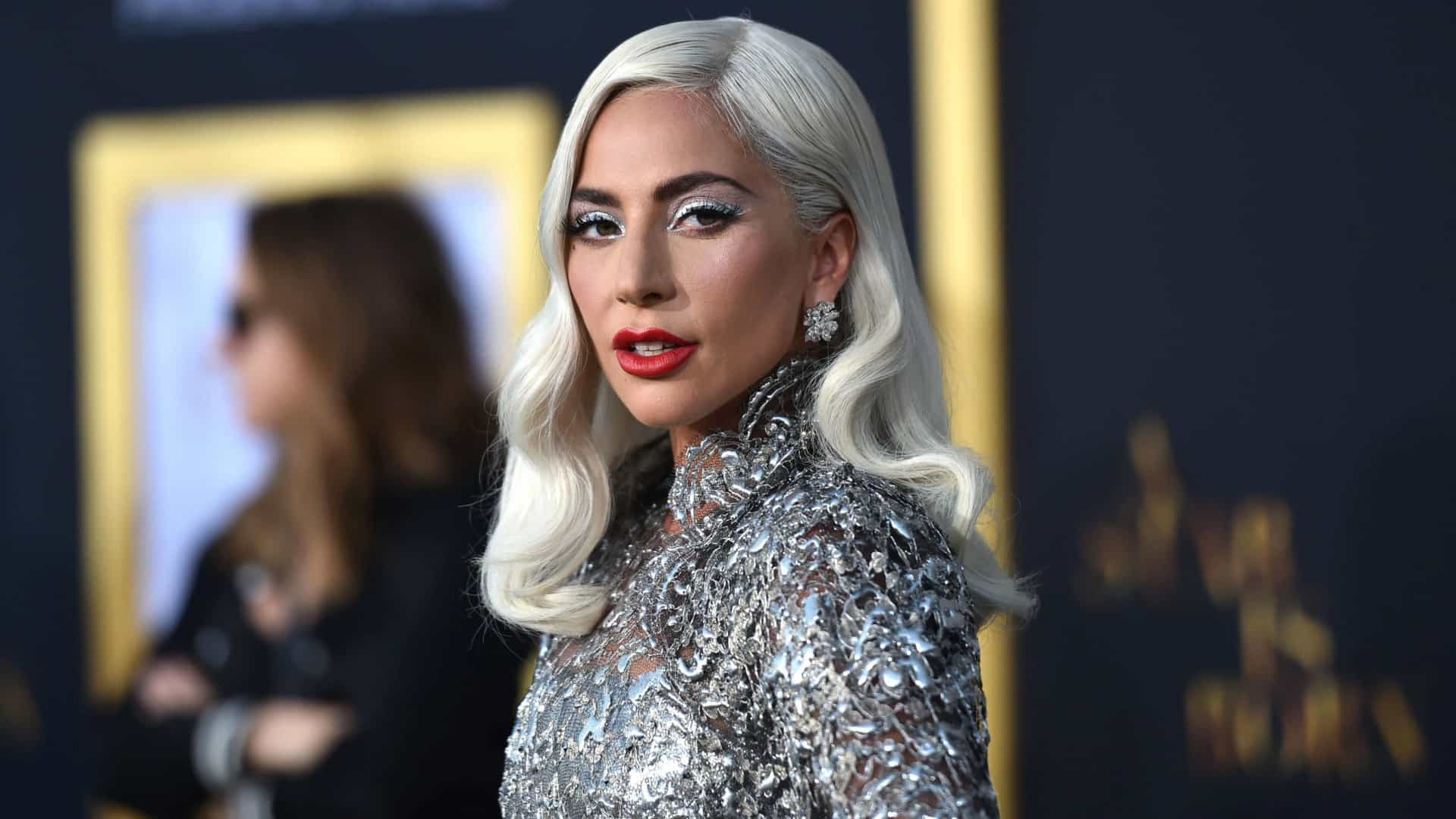 Lady Gaga très sexy en lingerie pour un shooting photo !