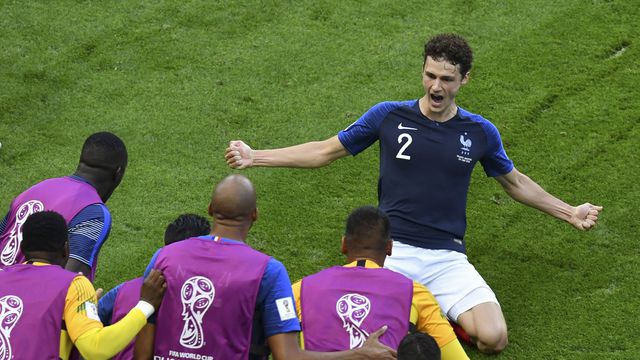 Coupe du Monde 2018 : Moment émotion pour Benjamin Pavard en larmes sur le plateau de Téléfoot