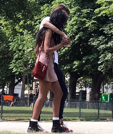 Malia Obama et son chéri Rory Farquaharson en virée romantique à Paris