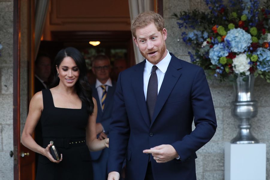 Meghan et Harry : Entre gestes tendres et taquineries, les amoureux se lâchent !