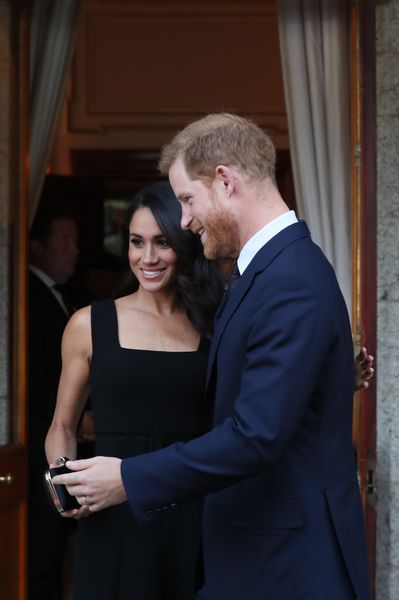 Meghan et Harry : Entre gestes tendres et taquineries, les amoureux se lâchent !