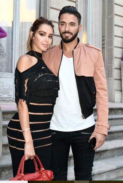 Fashion Week Paris : Nabilla en montre un peu trop !