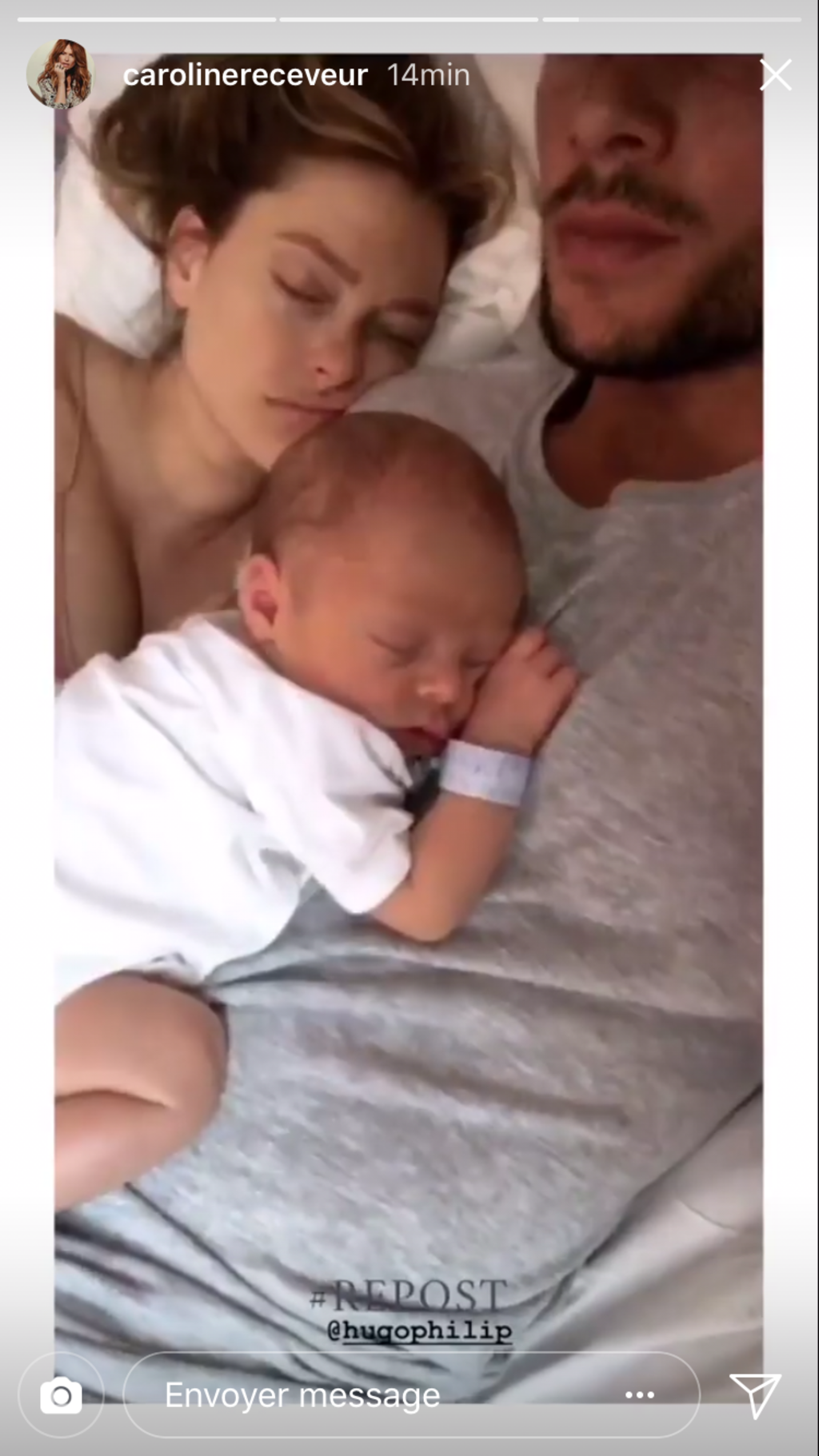 Caroline Receveur : Première sieste en famille, accompagnée de son chéri et de leur fils Marlon