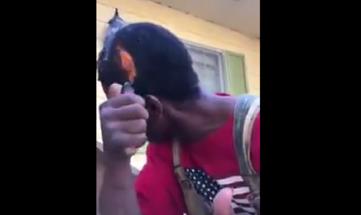 Etats-Unis : Un homme décide de mettre le feu à ses cheveux pour se coiffer