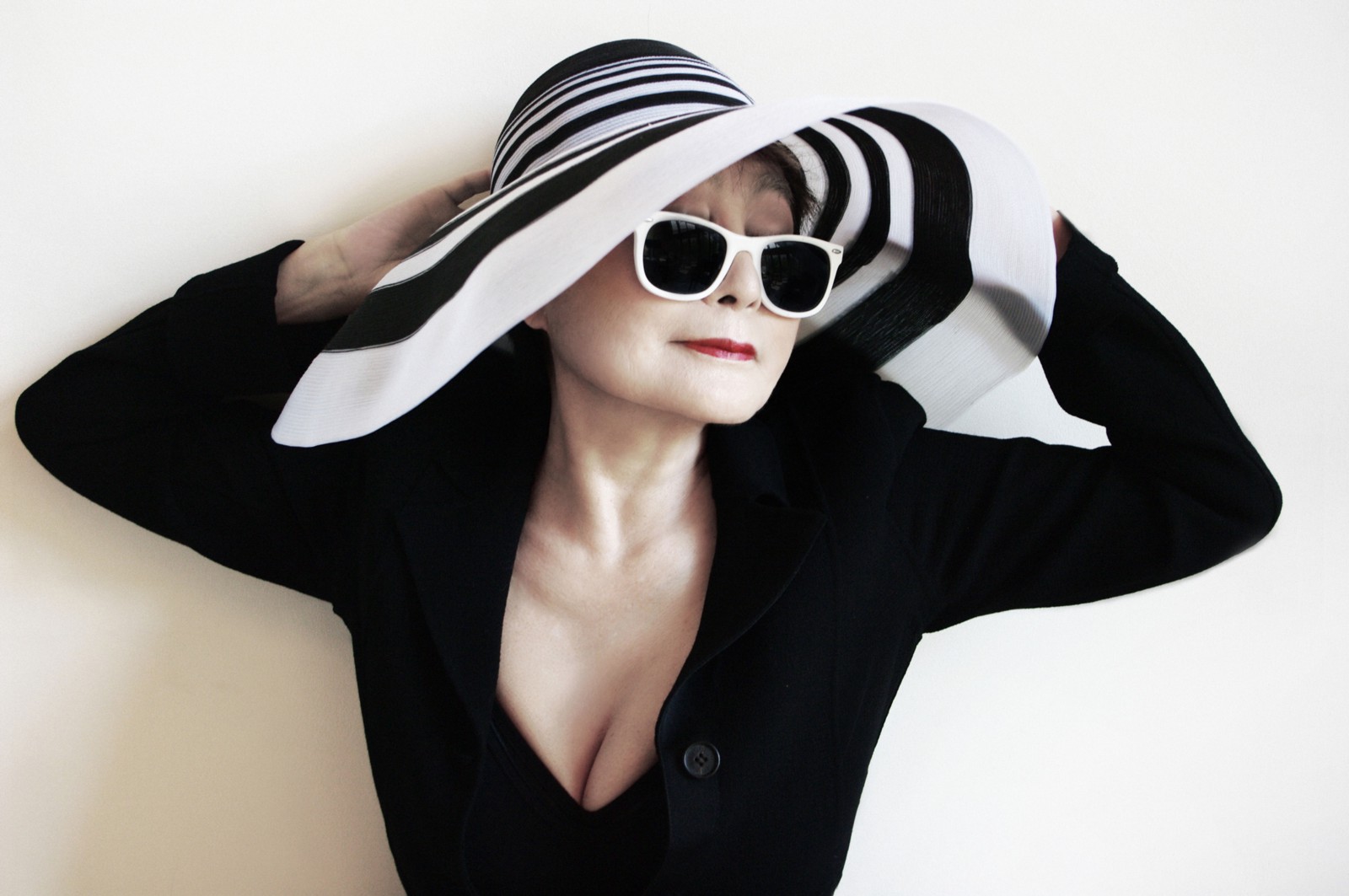 Yoko Ono : son nouvel album « Warzone » bientôt dans les bacs ! 