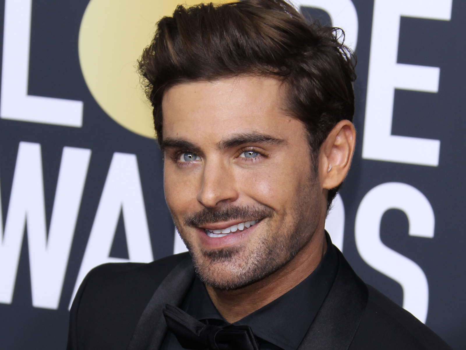 Zac Efron dévoile sa nouvelle coupe de cheveux ! Vous n’allez pas le reconnaître !