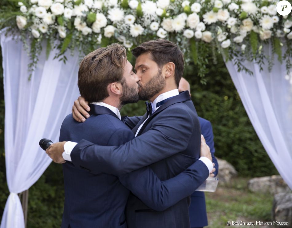 Christophe Beaugrand dévoile les photos de son mariage avec Ghislain Guerin !