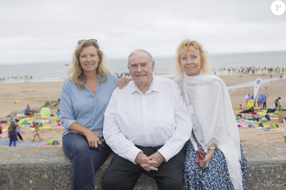 Valérie Trierweiler : Sa journée des "oubliés des vacances" à la plage de Cabourg !