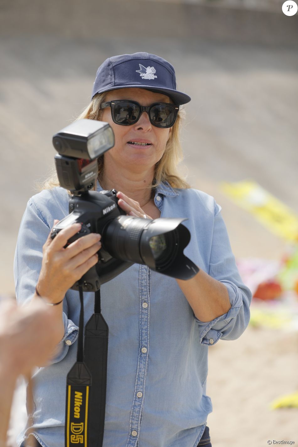 Valérie Trierweiler : Sa journée des "oubliés des vacances" à la plage de Cabourg !