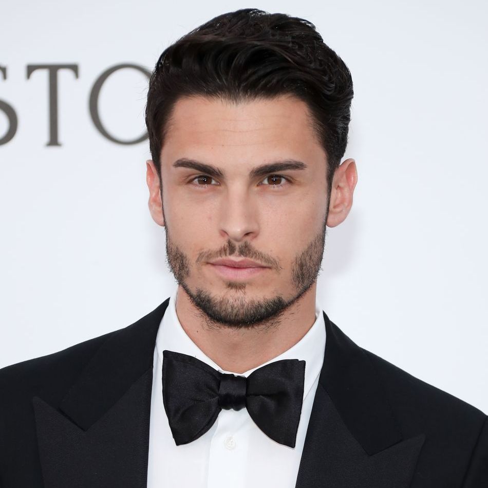 Alerte beau gosse ! Baptiste Giabiconi en sous-vêtements pour un barbecue !