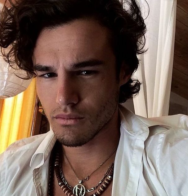 Anthony Colette : Le beau gosse de DALS torse nu en vacances !