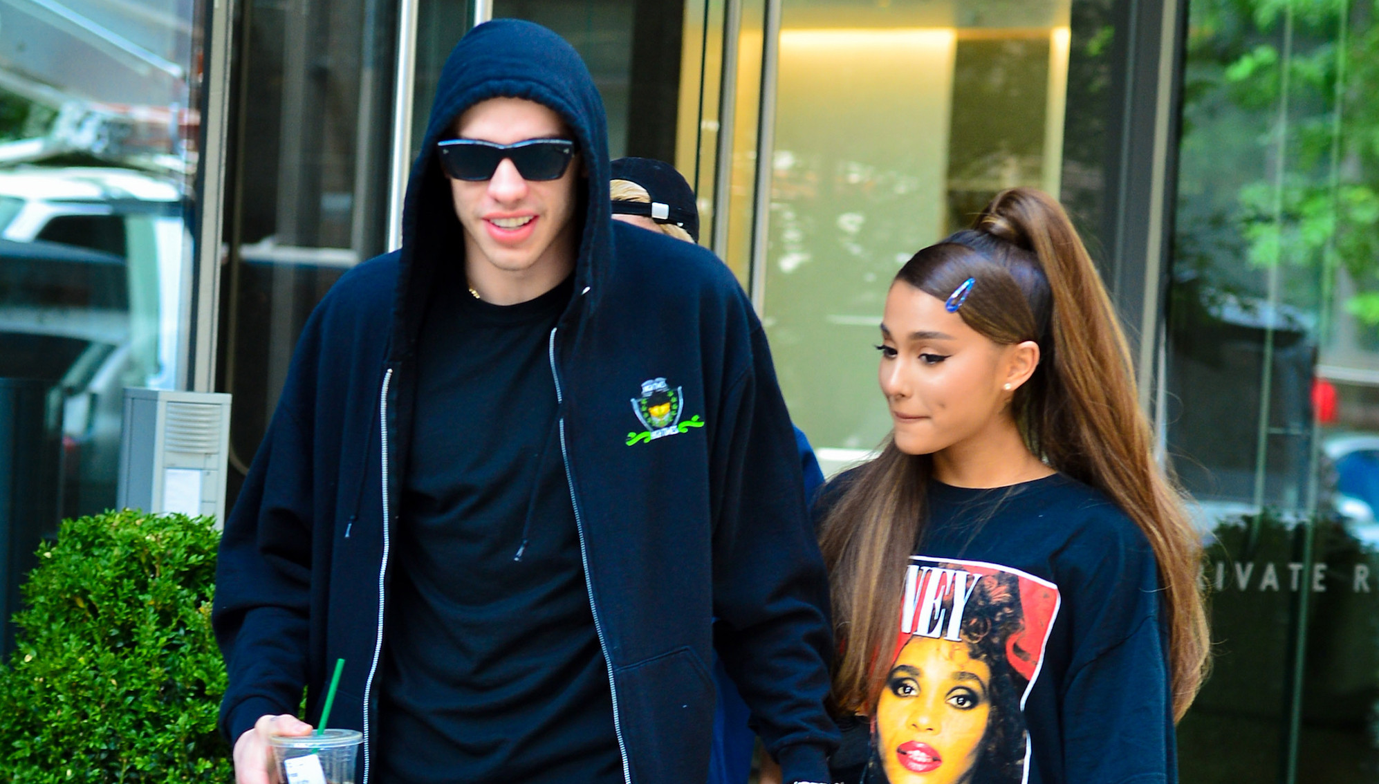 Ariana Grande voyante ? La chanteuse a eu le pressentiment qu’elle se marierait avec Pete Davidson