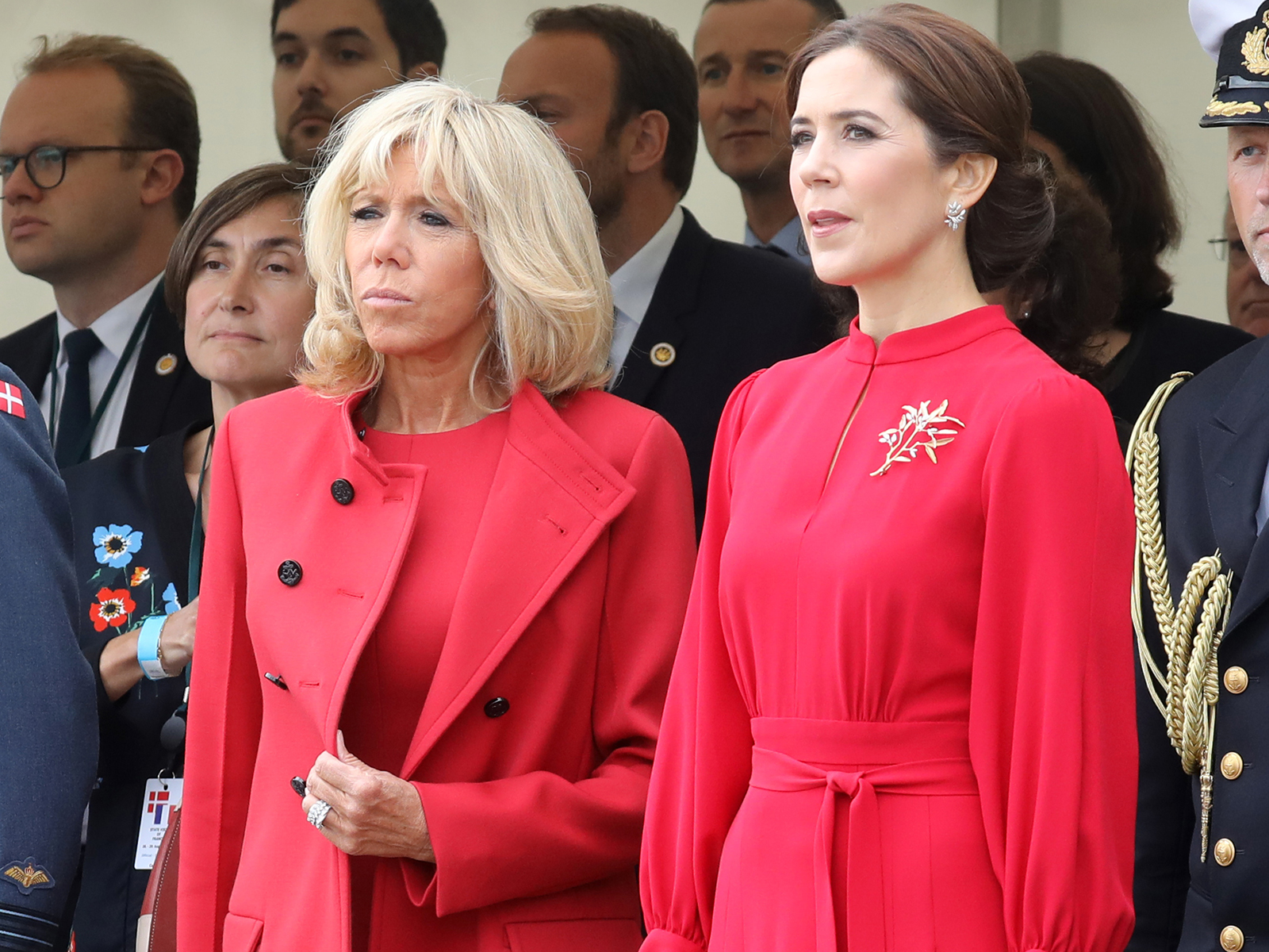 Brigitte Macron en visite au Danemark : Elle s'affiche élégante tout en rouge