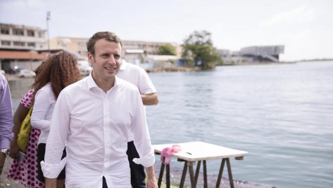 Emmanuel Macron se fait construire une piscine à Brégançon mais il préfère la mer !