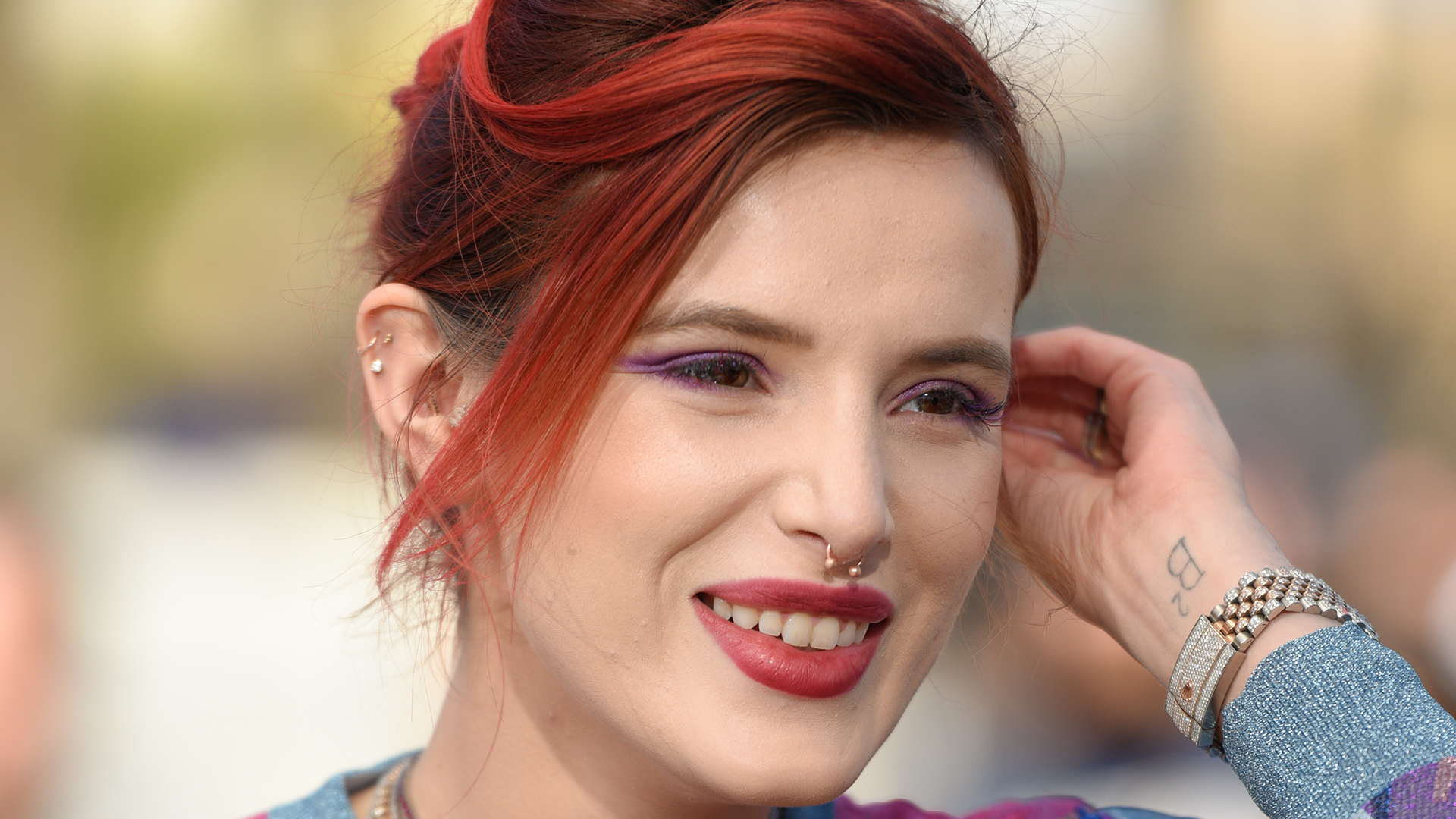 Filthy Fangs : Gros raté pour la ligne de maquillage de Bella Thorne