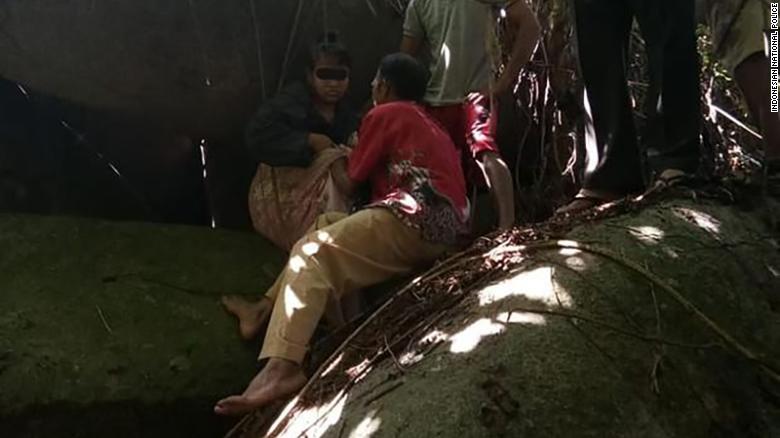 Indonésie : Un chaman retient une esclave sexuelle dans une grotte pendant 15 ans