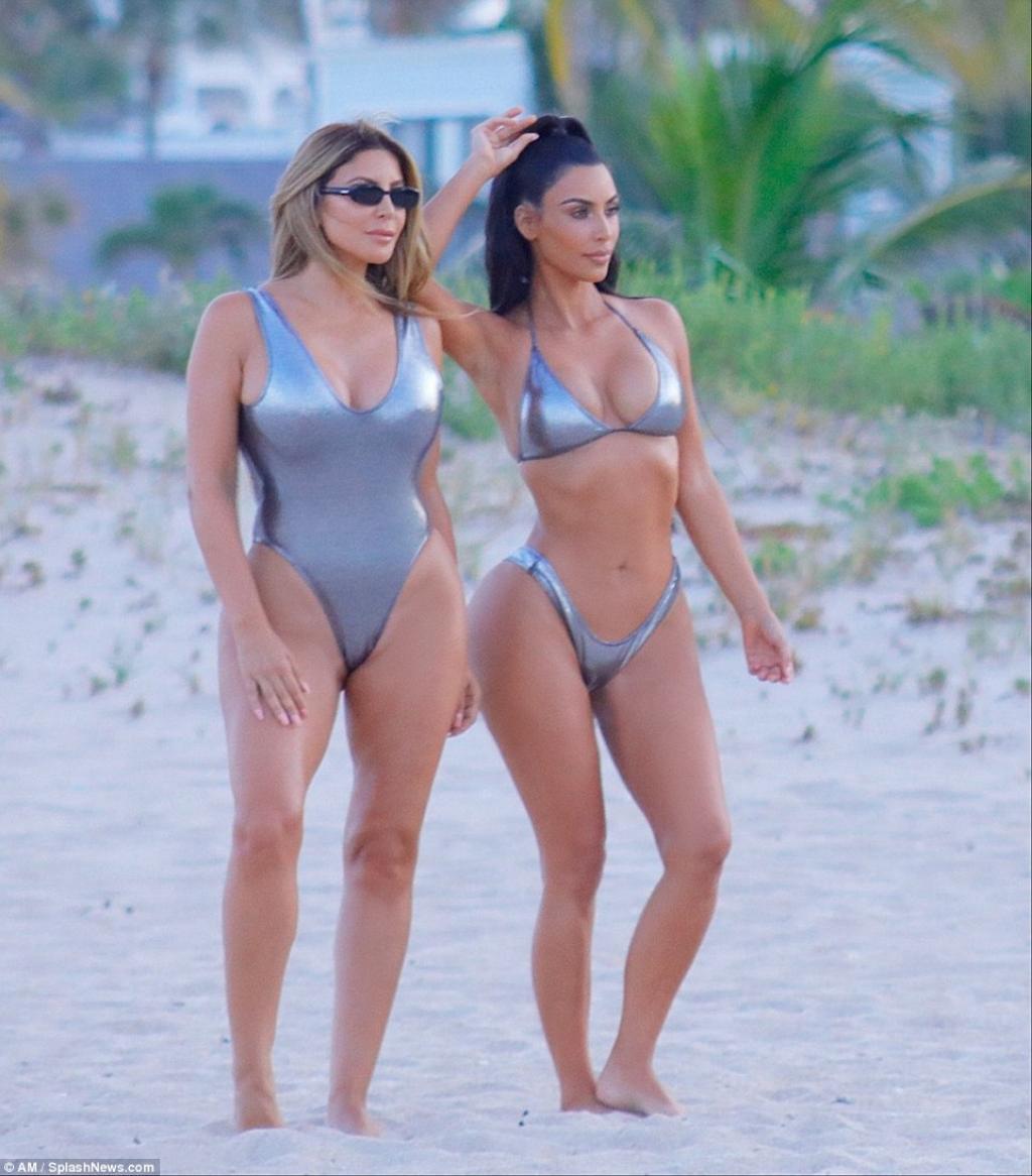 Kim Kardashian ose le mini bikini !