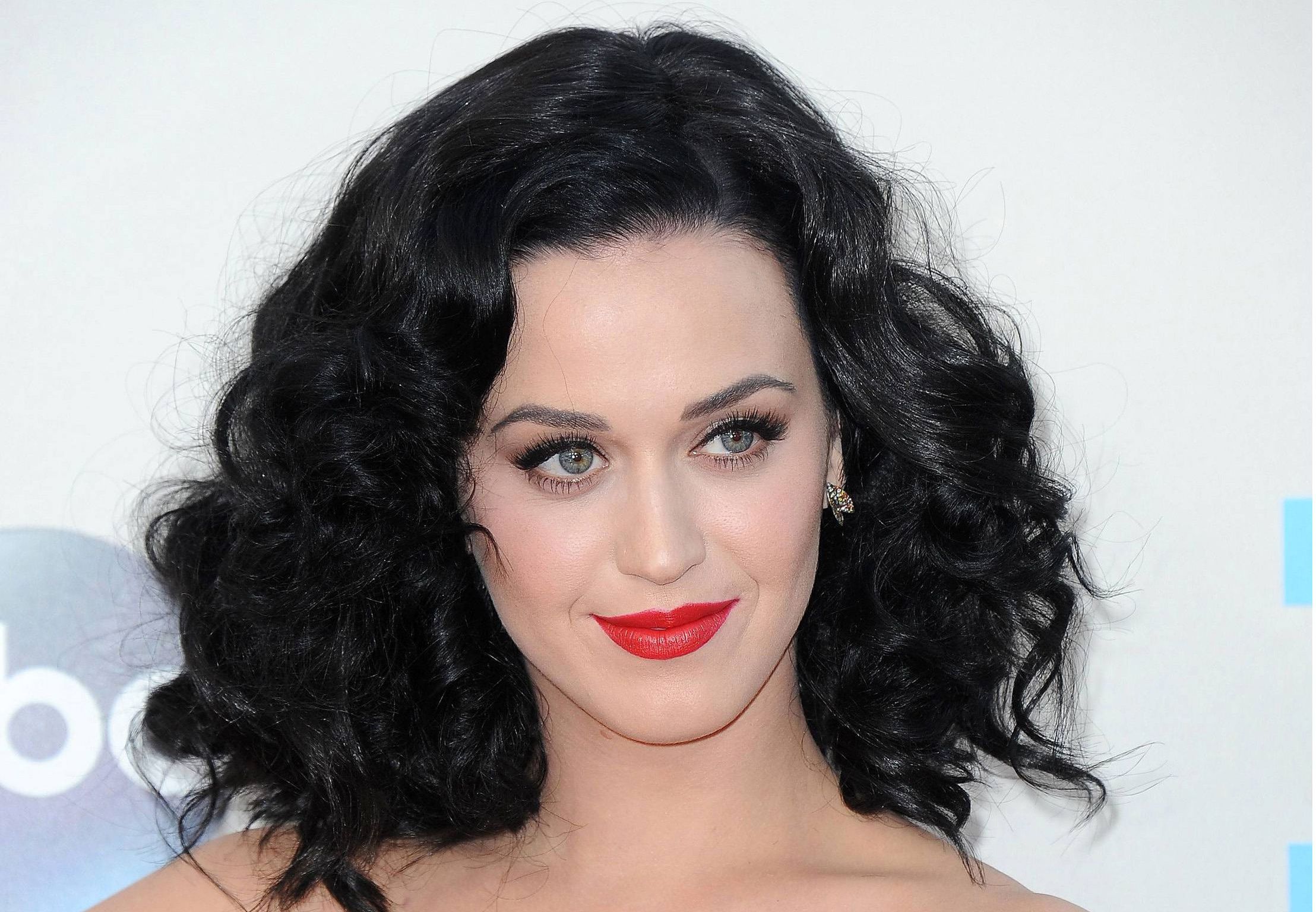 Katy Perry violée par le producteur Dr Luke ? La chanteuse dément fermement !