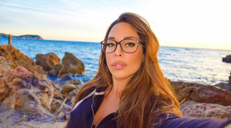 Kim Glow victime "d'urticaire géant", elle livre ses conseils sur Instagram !