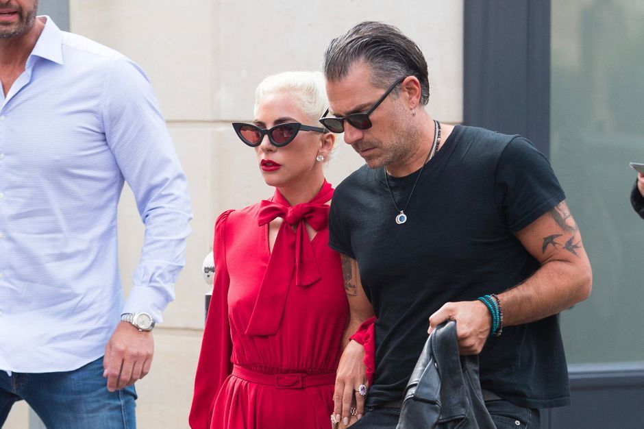 Lady Gaga à Paris : elle profite de la capitale avec son fiancé !