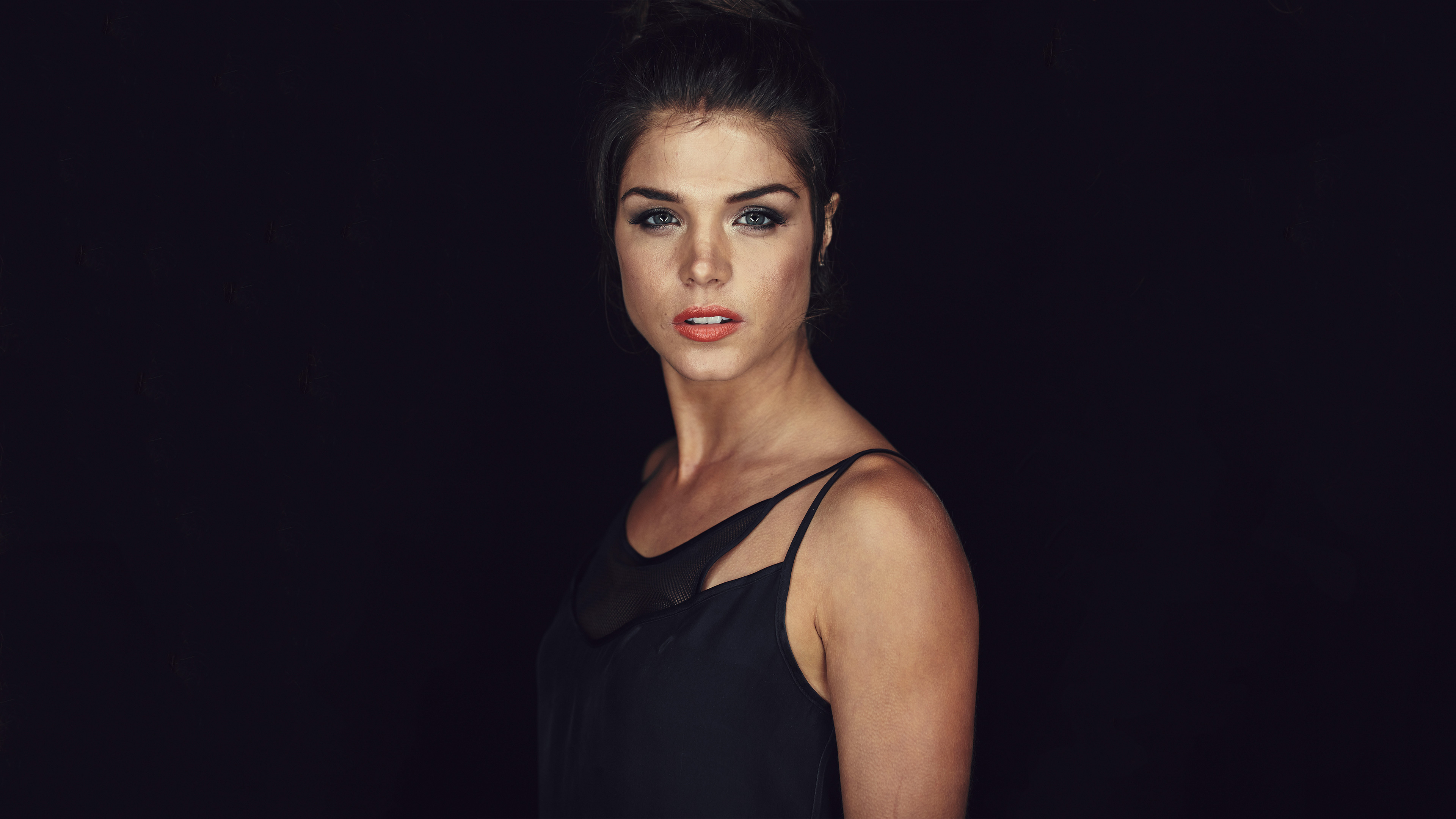 Marie Avgeropoulos (Les 100) : L’actrice arrêtée pour violences conjugales !