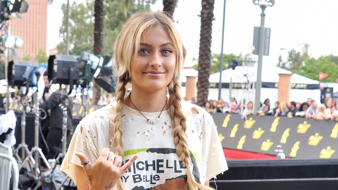 Paris Jackson : Sa Une d'un célèbre magazine choque la communauté LGBT+, l'actrice s'excuse