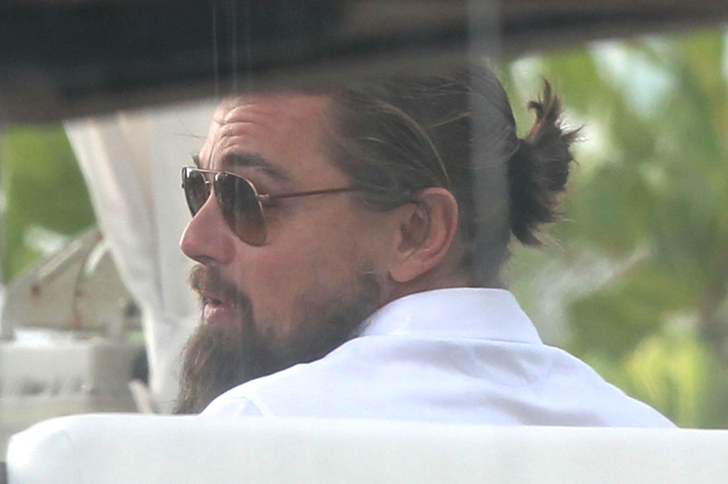Pourquoi Leonardo DiCaprio doit toujours porter ses lunettes de soleil