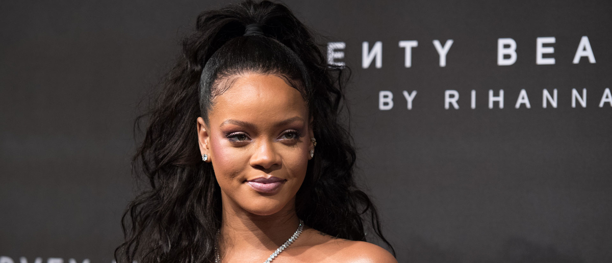 Quand Rihanna s'affiche sublime et simple au naturel avec ses parents !