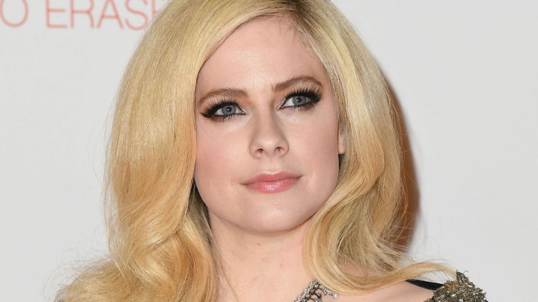 Avril Lavigne : Elle annonce son grand retour après avoir frôlé la mort !