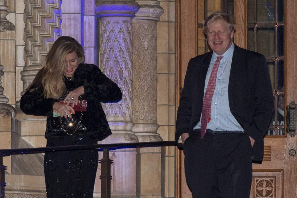 Boris Johnson : Qui est Carrie Symonds, la belle qui a fait flancher le ministre britannique ?
