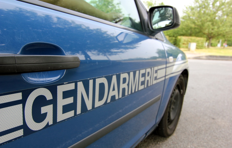Compiègne : Pour échapper aux gendarmes, ils se cachent dans la gendarmerie