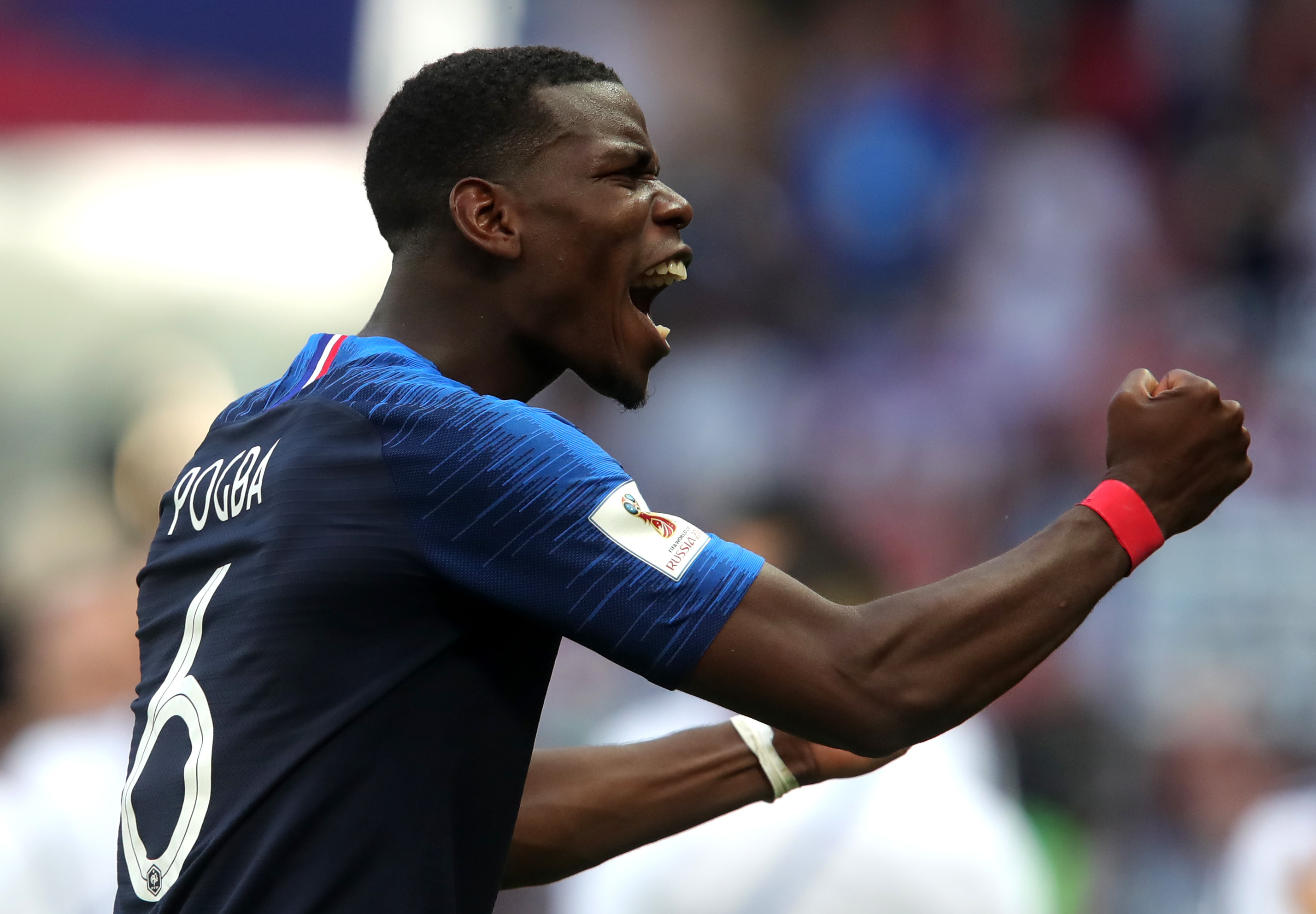 Descente en bus des Bleus : Paul Pogba est "désolé" et "dégoûté" pour les supporters