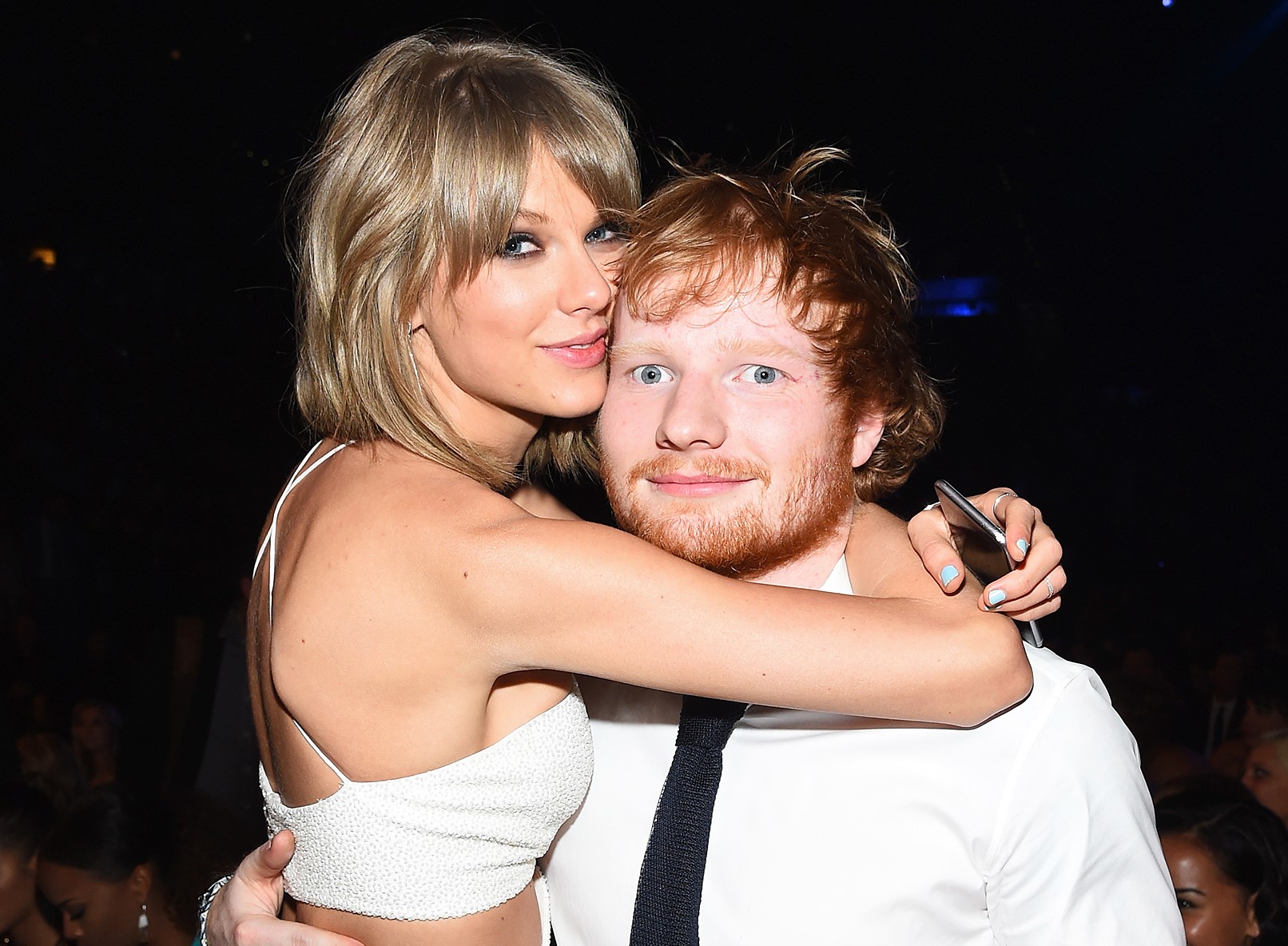 Ed Sheeran et Taylor Swift font de la randonnée et c'est hilarant !