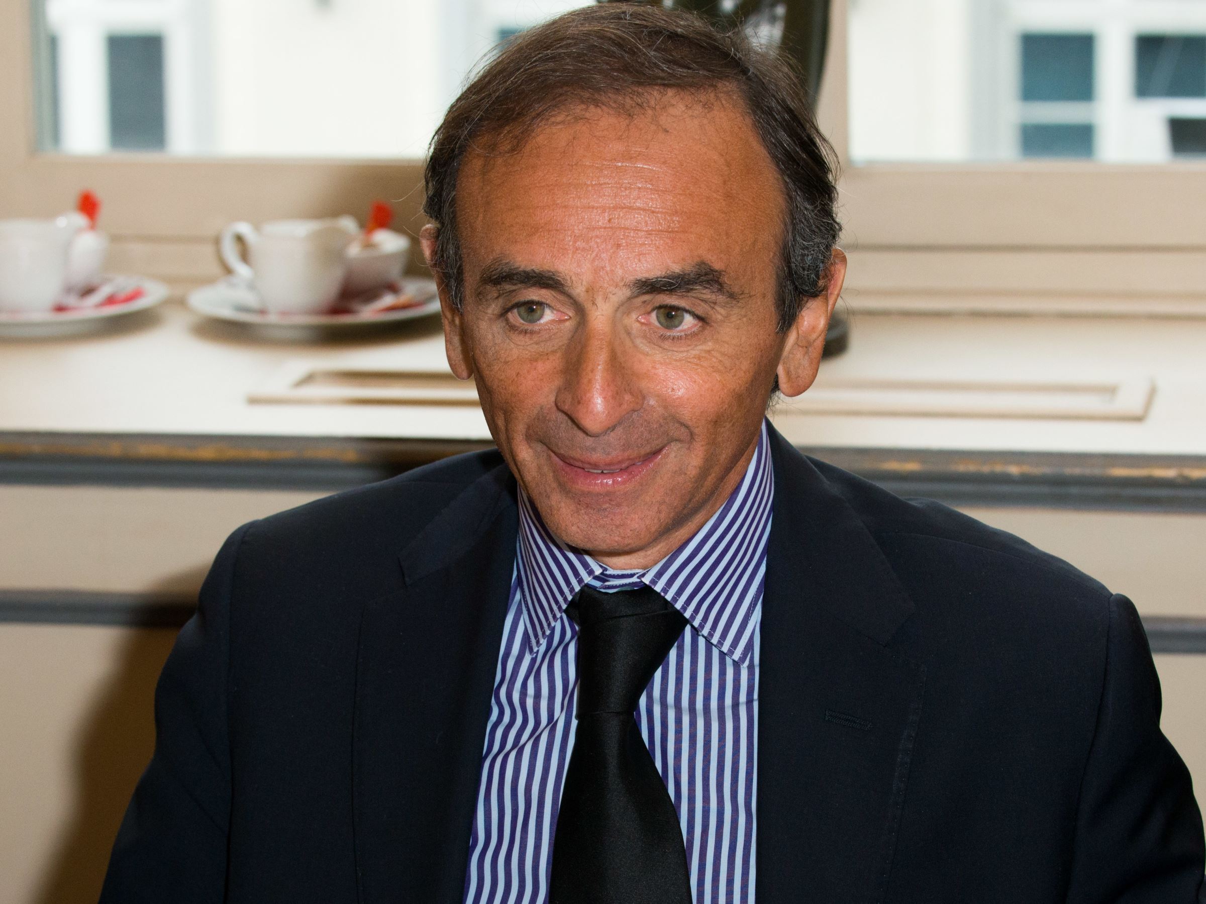 Éric Zemmour : les mesures de sécurité un tantinet exagérées autour du polémiste