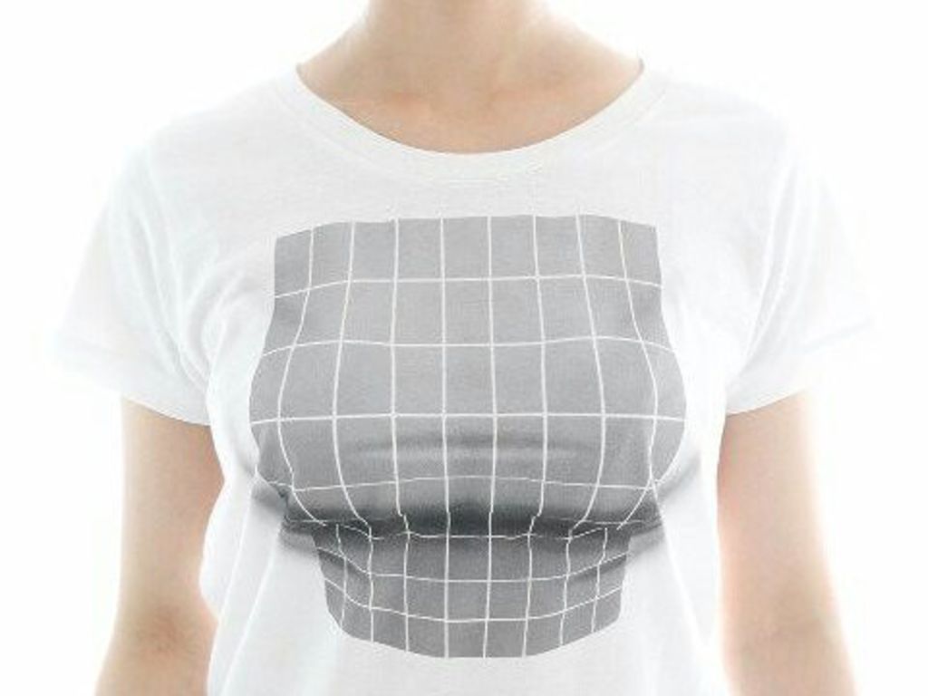 Le t-shirt spécialement pensé pour faire croire que vous avez une grosse poitrine
