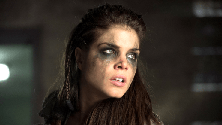 The 100 : Marie Avgeropoulos risque un an de prison pour violences conjugales