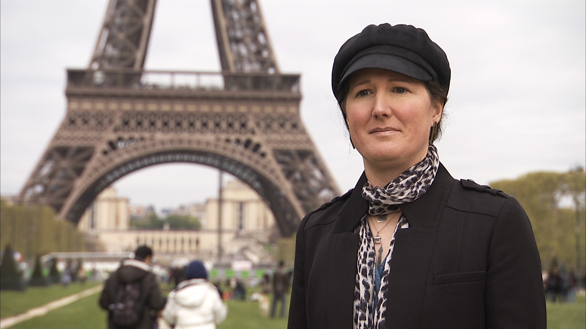 Cette Américaine est mariée à... La Tour Eiffel !