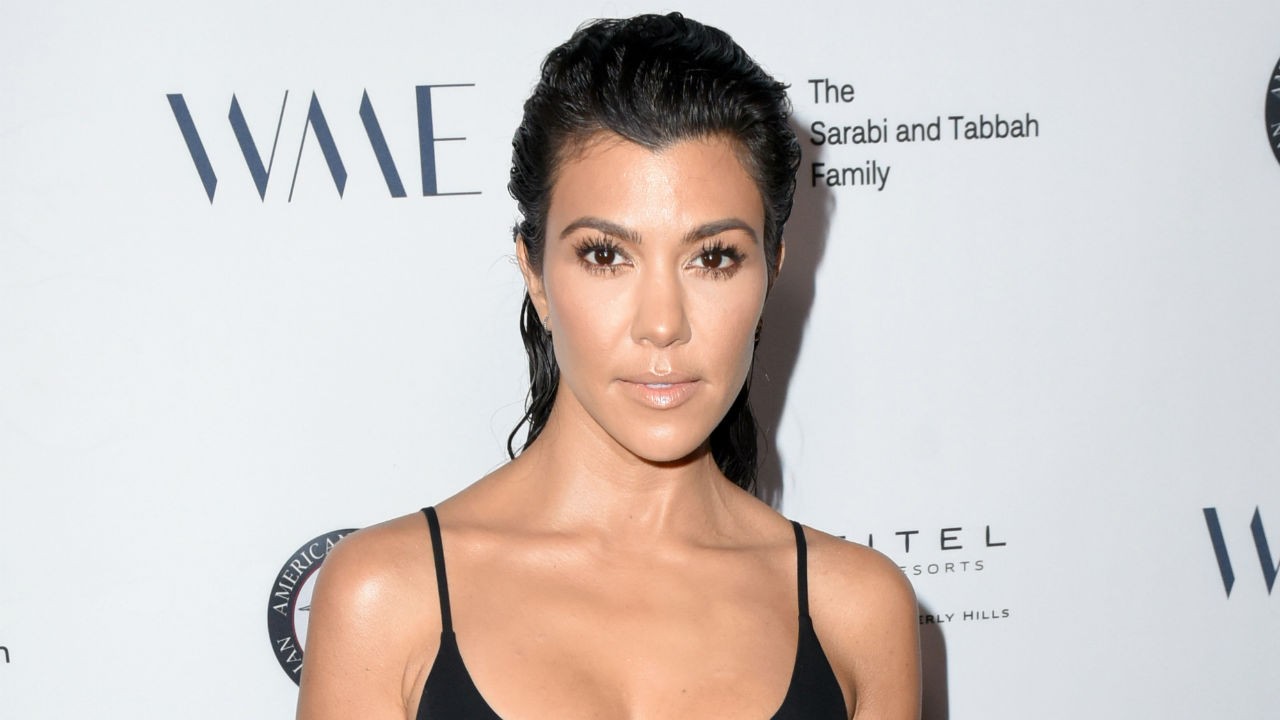 Kourtney Kardashian : elle montre ses fesses en bikini !