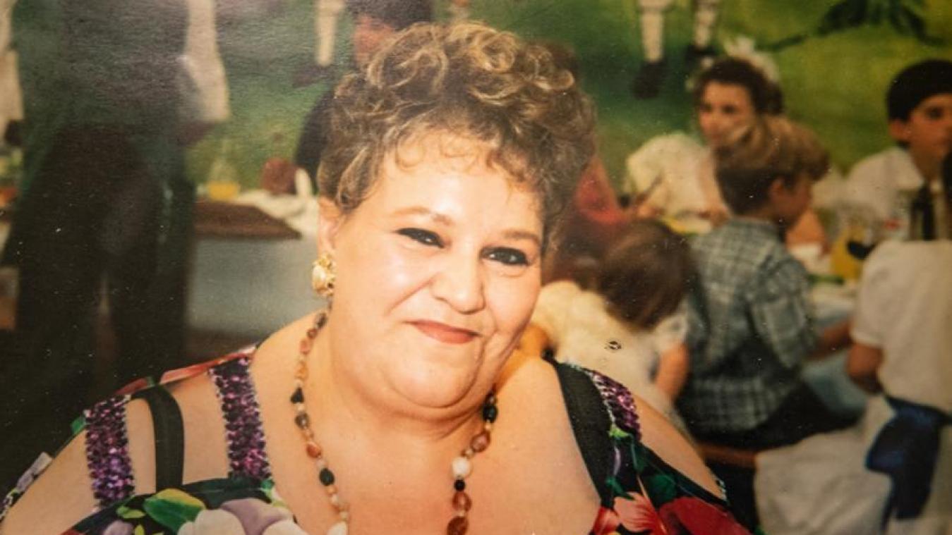 La femme aux &quot;plus gros seins du monde&quot; est morte