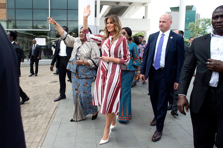 Melania Trump : En voyage humanitaire en Afrique, son look fait polémique