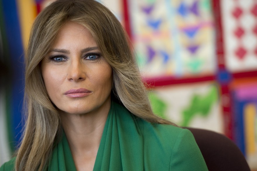 Melania Trump plus détestée que jamais : la Première dame cible de violentes critiques sur Twitter !