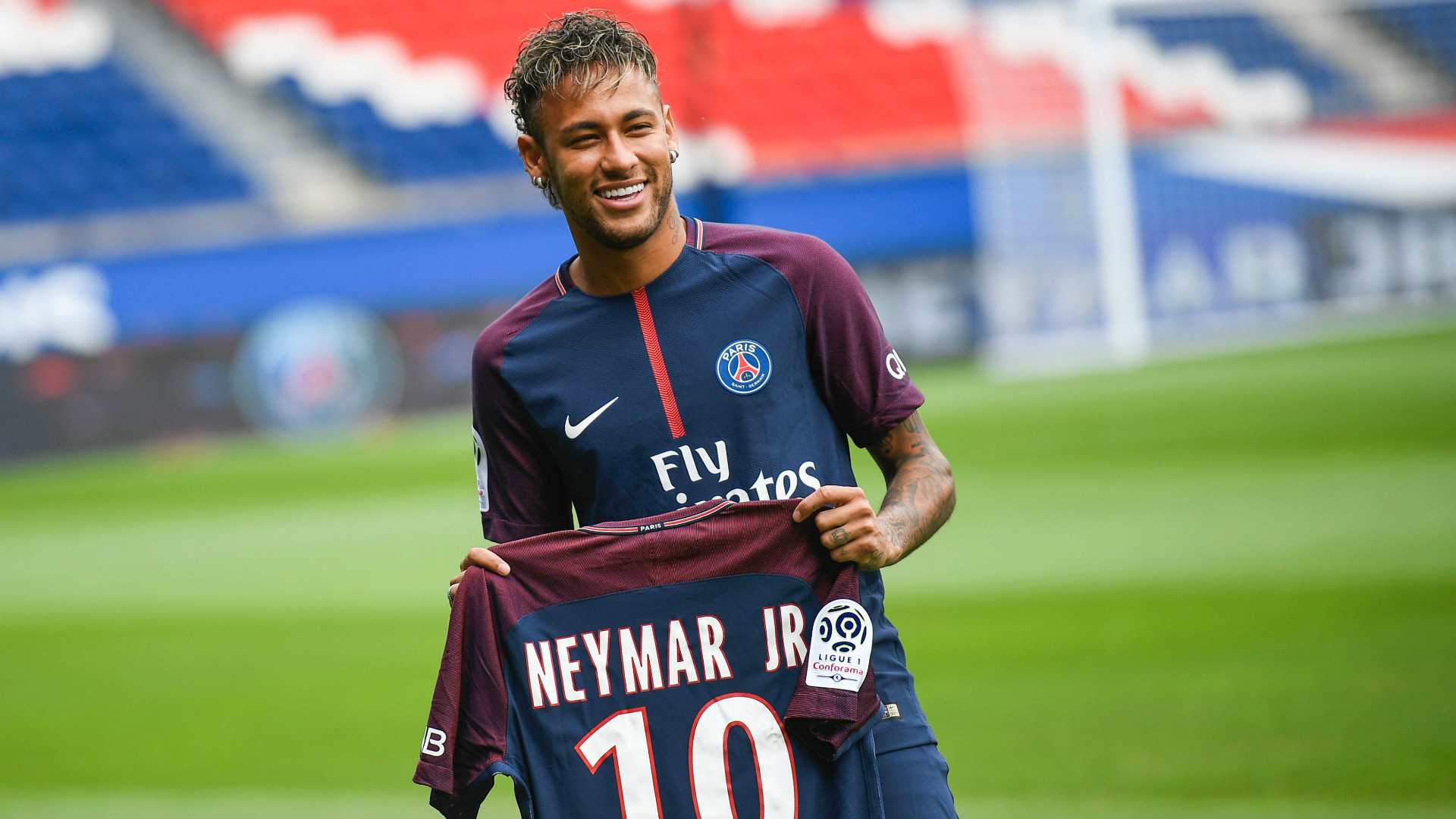 Neymar dévoile un incroyable nouveau tatouage !