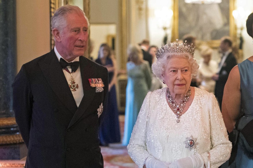Royauté : Elizabeth II pourrait laisser sa place au prince Charles